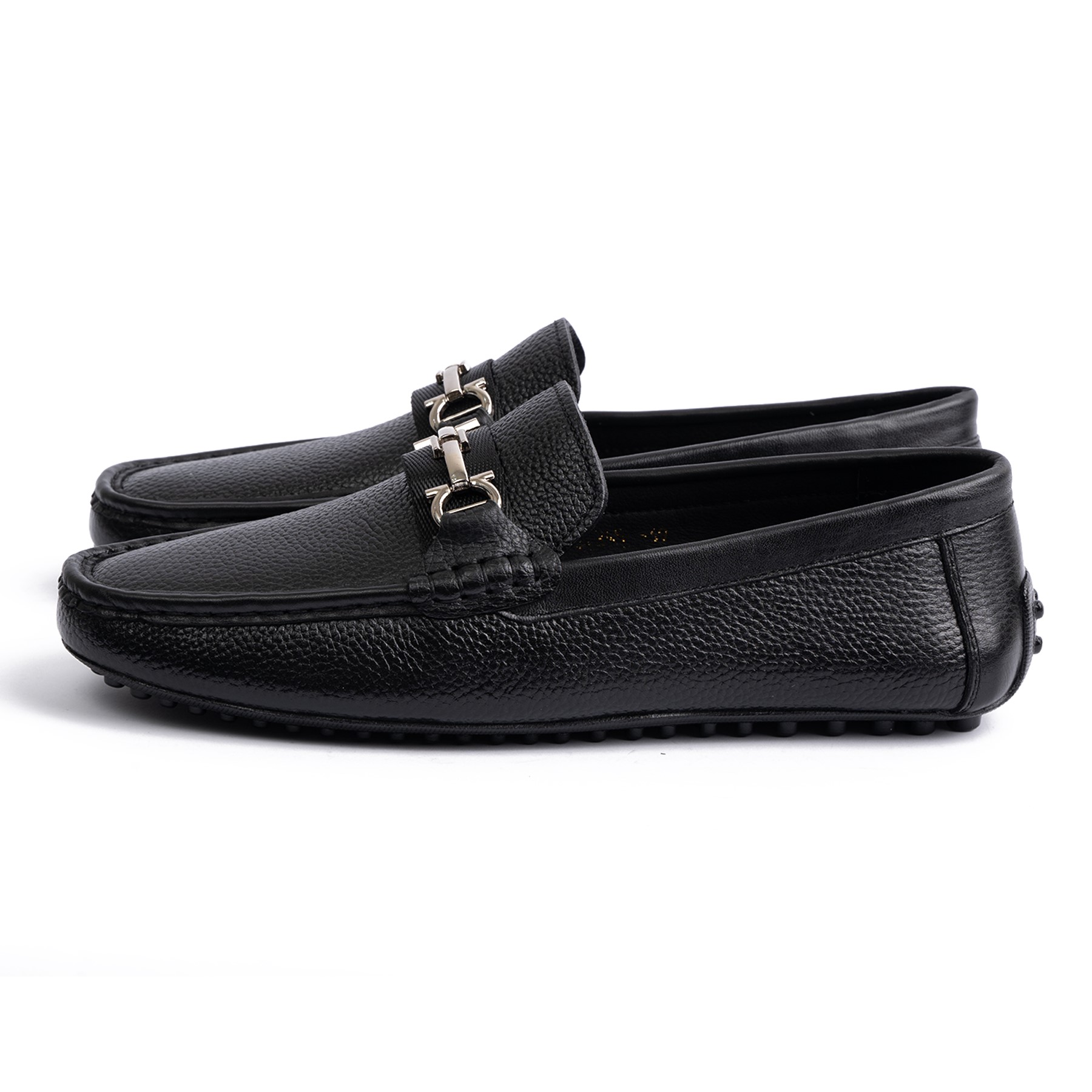 GIÀY LƯỜI MOCCASIN DA BÒ VÂN HẠT CÓ KHUY MF43