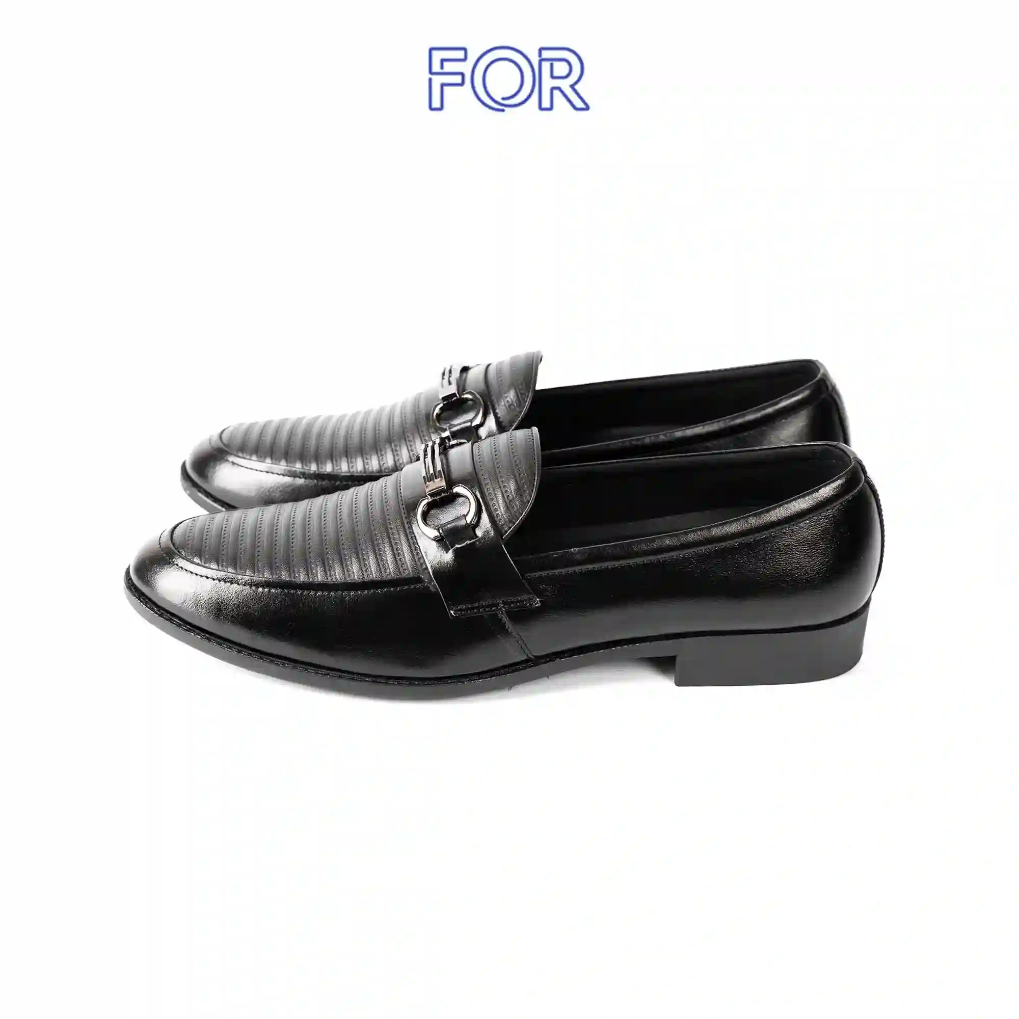 GIÀY HORSEBIT LOAFER DA BÒ MÀU ĐEN VÂN KẺ NGANG CÓ KHUY HLF14