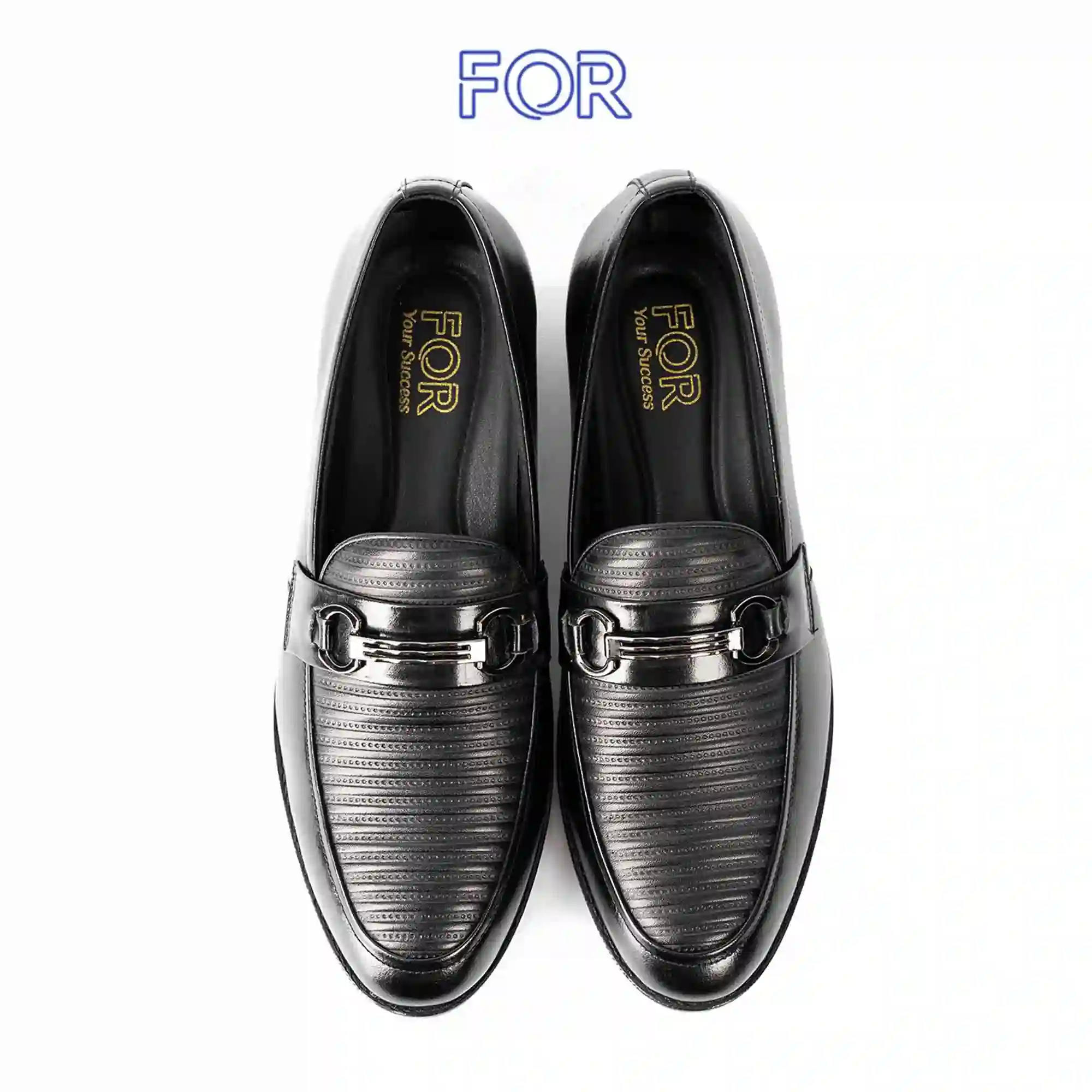GIÀY HORSEBIT LOAFER DA BÒ MÀU ĐEN VÂN KẺ NGANG CÓ KHUY HLF14